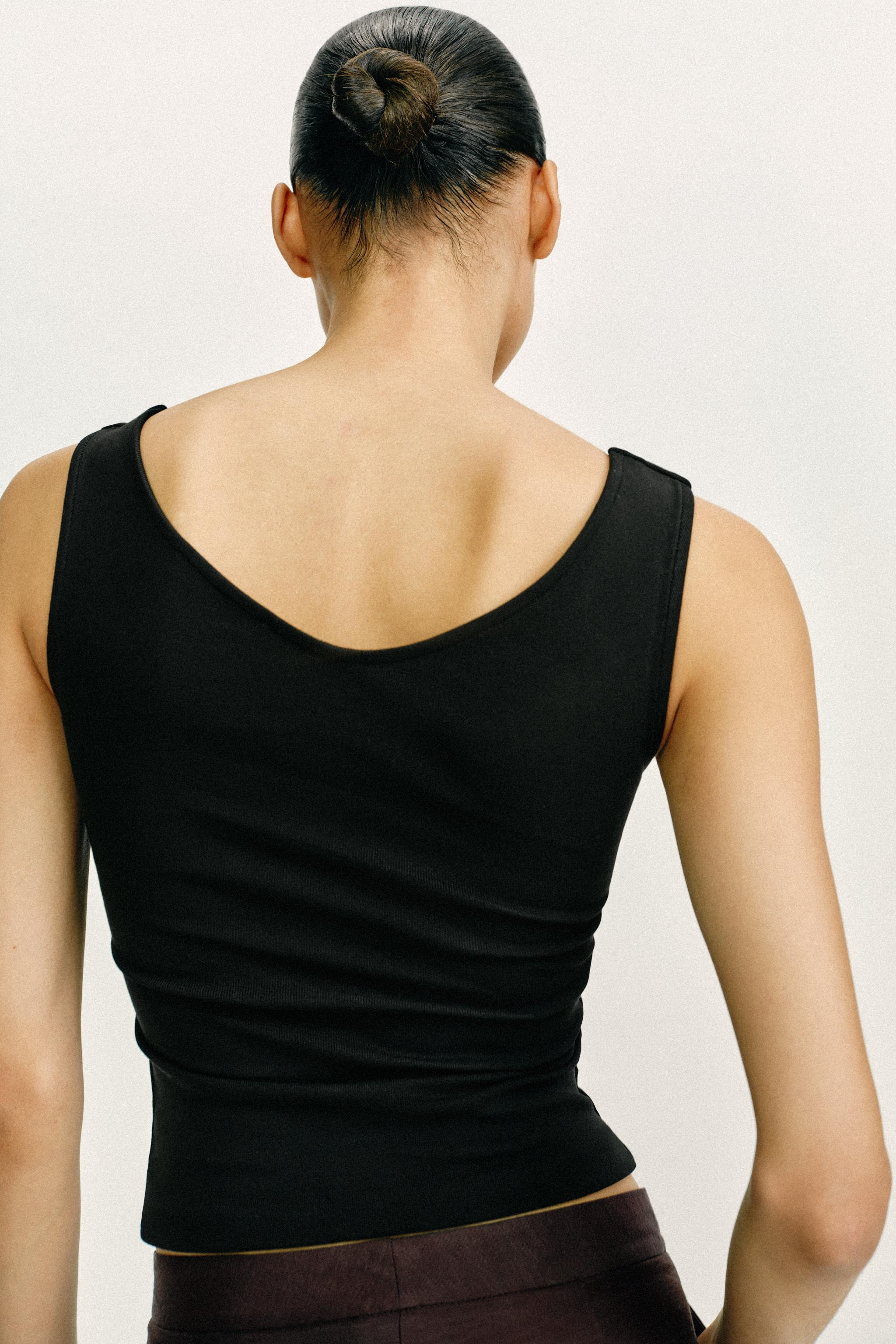 OFF-THE-SHOULDER T-SHIRT